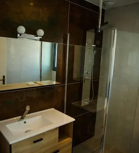 Honore Bord Mer/ Jacuzzi *