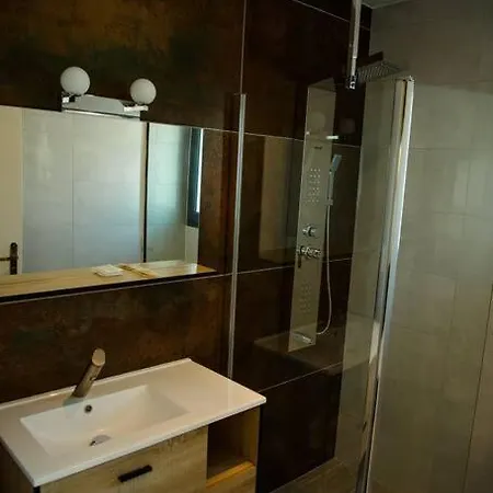 Honore Bord Mer/ Jacuzzi *