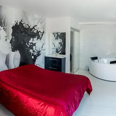 Honore Bord Mer/ Jacuzzi * Le Grau-d'Agde
